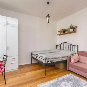  Apartmán Cozy Quiet New In Karlin Square