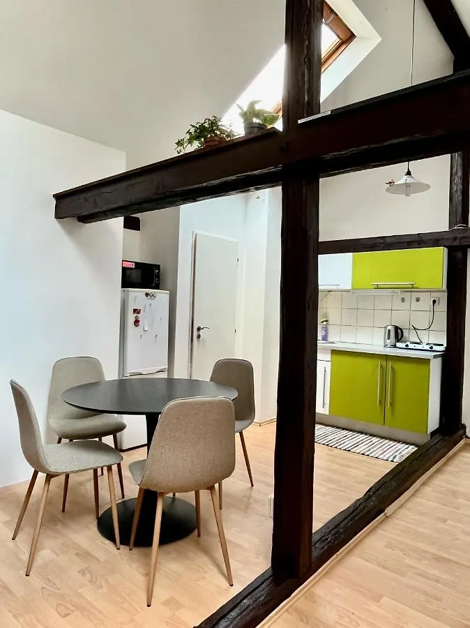 2 Bedrooms Apartment Close To Palmovka Prague 0*,